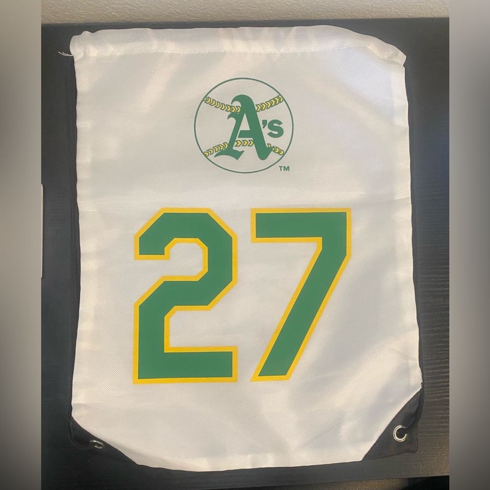 Oakland Athletics Jim Catfish Hunter drawstring backpack white  #27 collectible